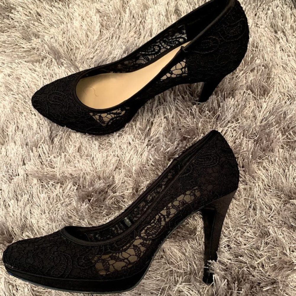 Black Nine West Size 7 Heels